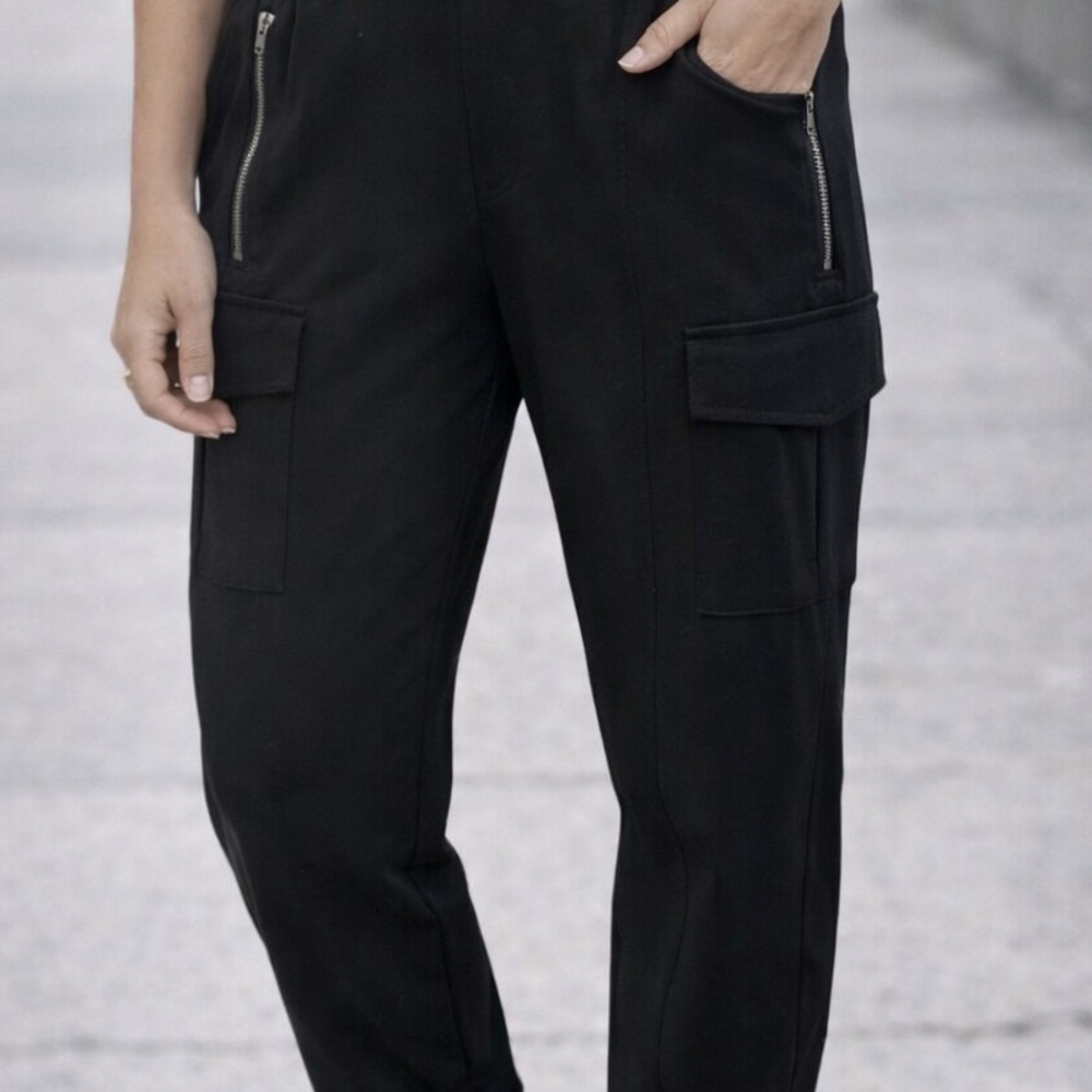 Athleta Size 0P Black Cargo Jogger Pants with utility Zipper Pocket Travel